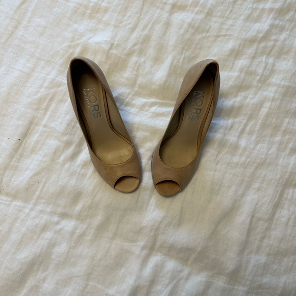 Michael Kors Open Toe Heels - Picture 2 of 2